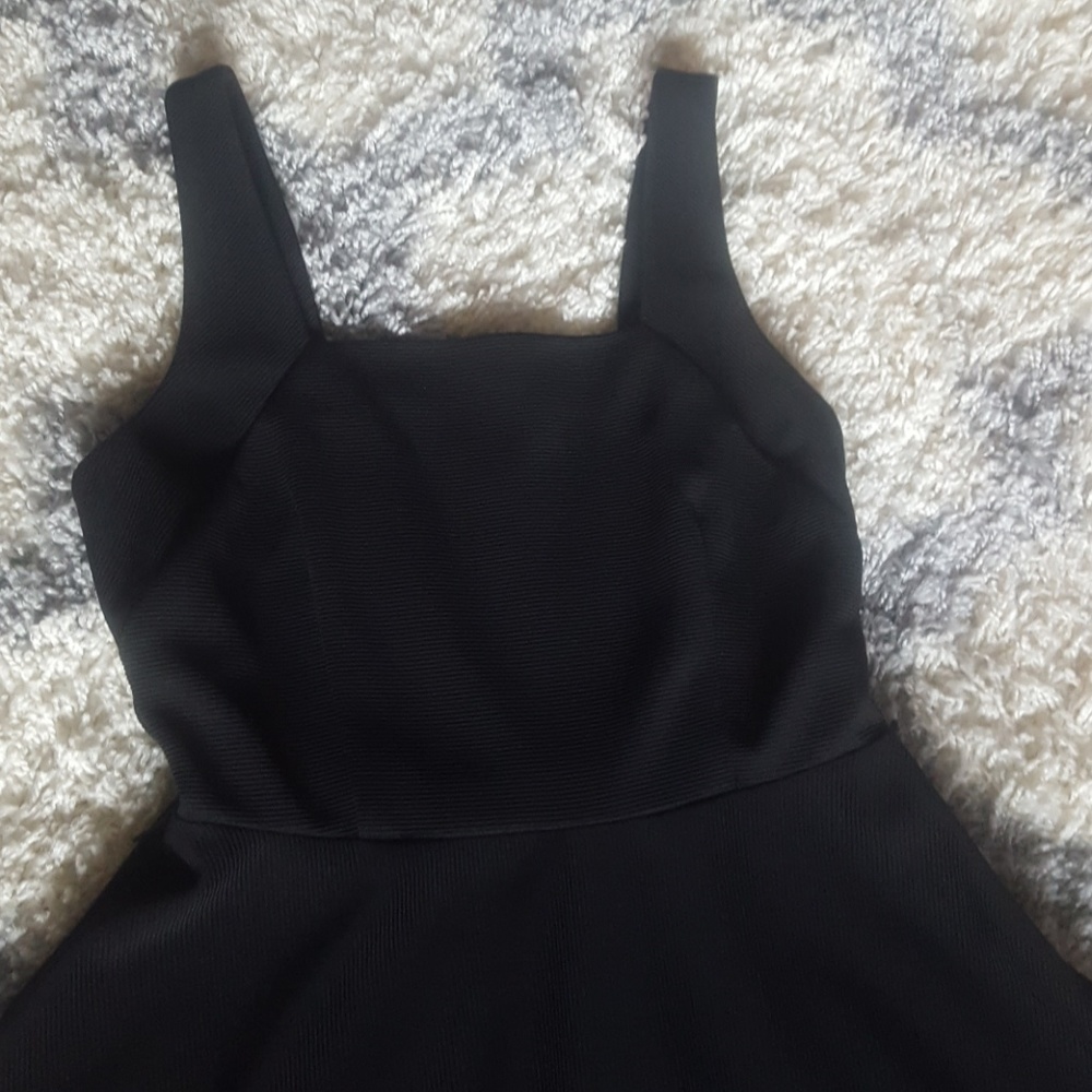 Dress - Picture 4 of 5